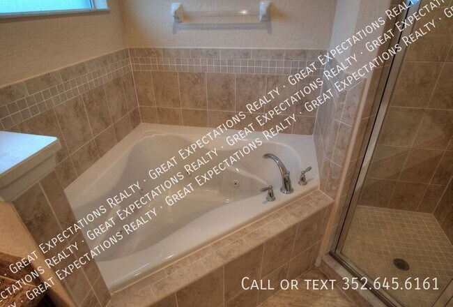 Building Photo - 11302 SW 62nd Cir