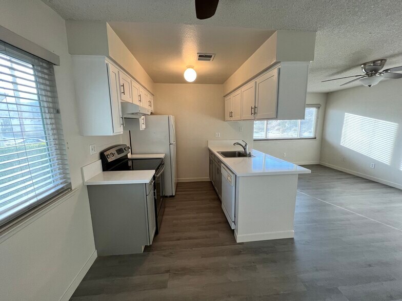 Building Photo - 72615 Edgehill Dr