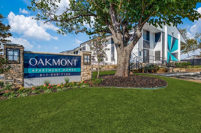 Building Photo - Oakmont