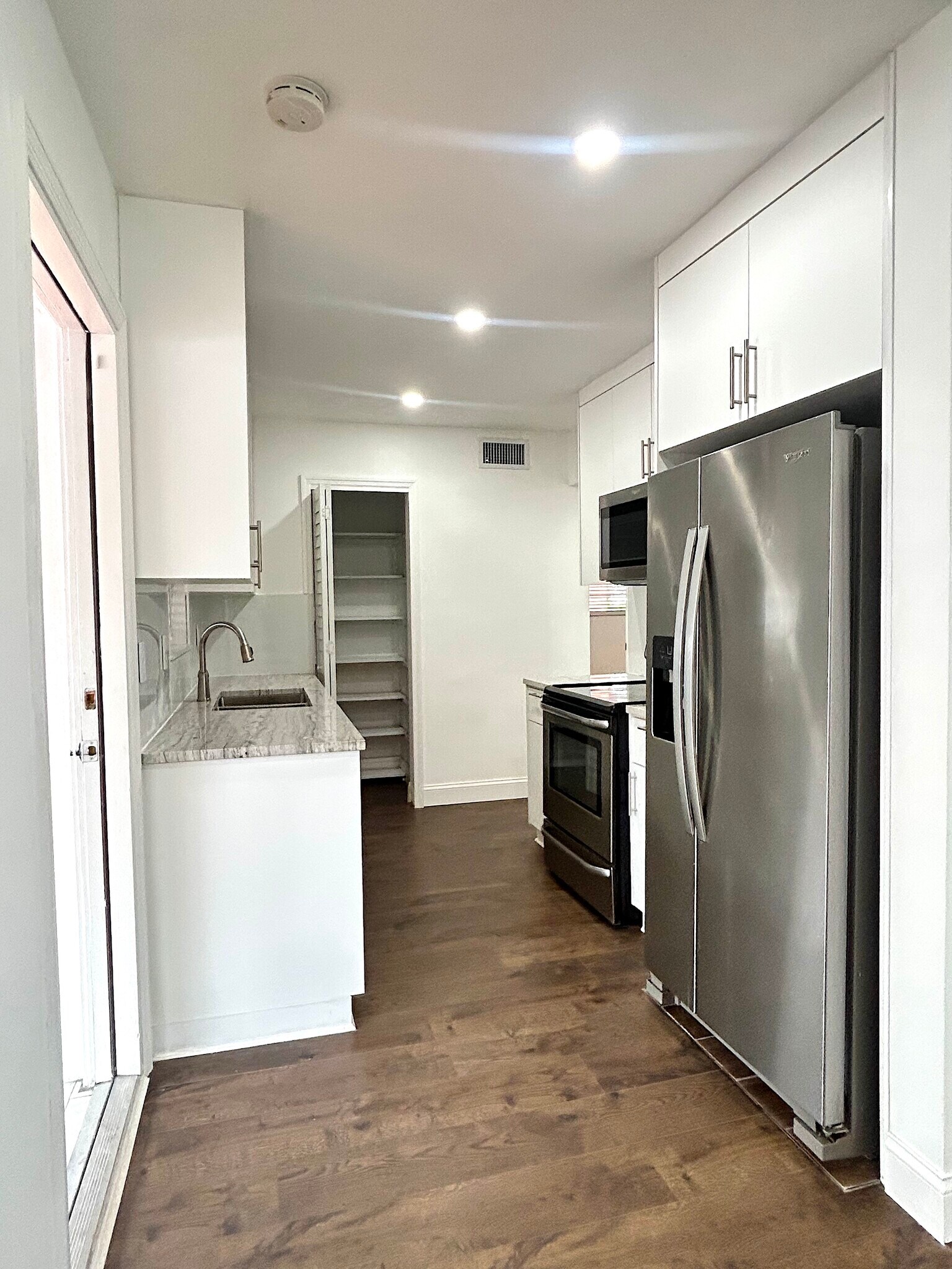 Building Photo - 6001 SW 116th Ave