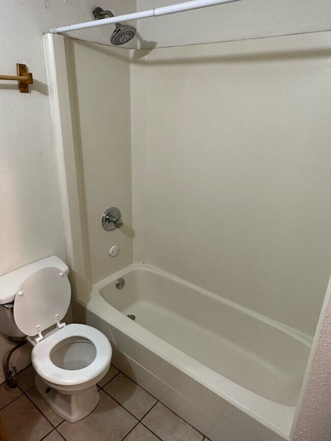 Building Photo - 113 E Prentiss St