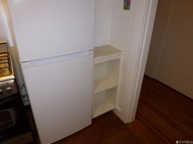 Building Photo - 1111 Jones St