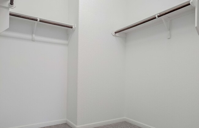 Building Photo - 6510 Routenburn St