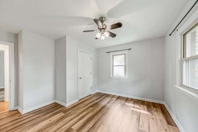Building Photo - Move-In Ready 4 Bedroom Home in the Heart of Champaign