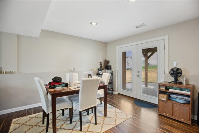 Building Photo - 7600 Red Fox Ct