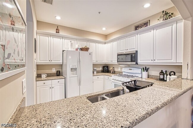 Building Photo - 3230 Cottonwood Bend