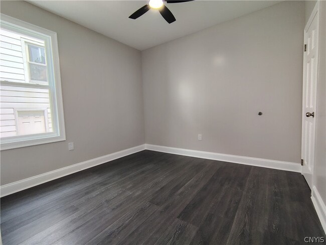 Building Photo - 1539 Taylor Ave