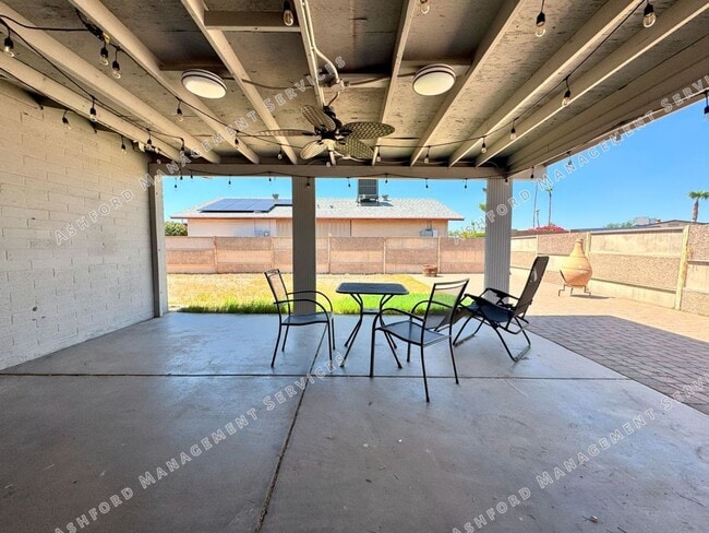 Building Photo - ***MOVE IN SPECIAL: REMODELED 4 BEDROOM HO...