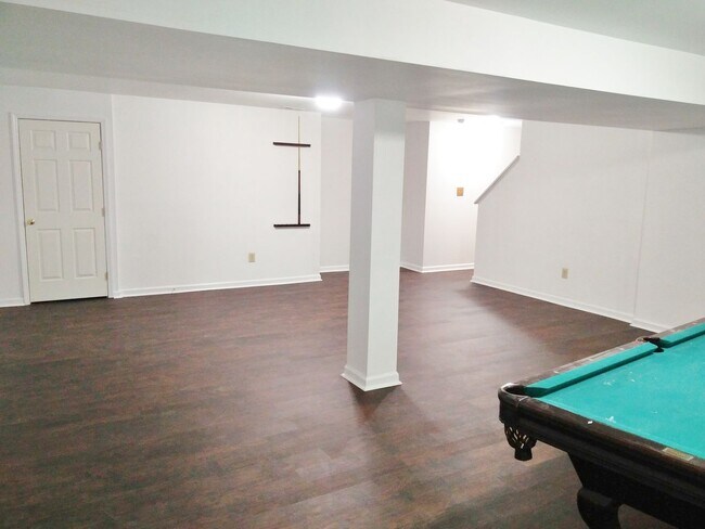 Building Photo - 3-Bedroom Gem in Desirable Sicklerville Ne...