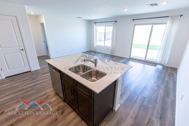 Building Photo - 1474 W Inca Dr