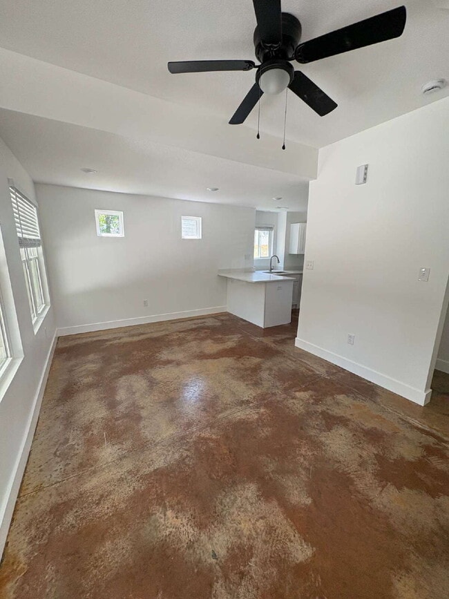 Building Photo - New Duplex Available for Rent!