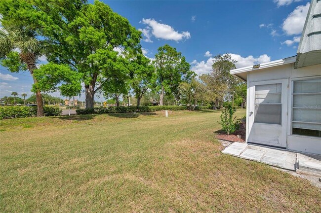 Building Photo - 1801 Bedford Terrace