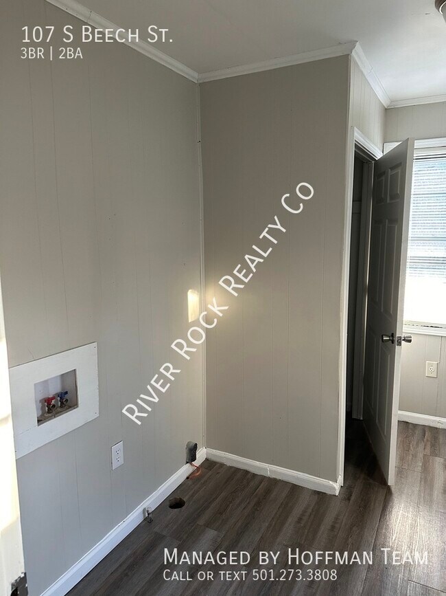 Building Photo - 107 S Beech St