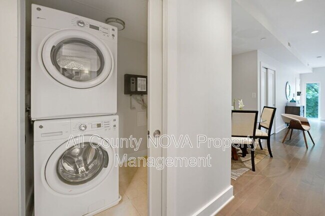 Building Photo - 3821 14th St NW