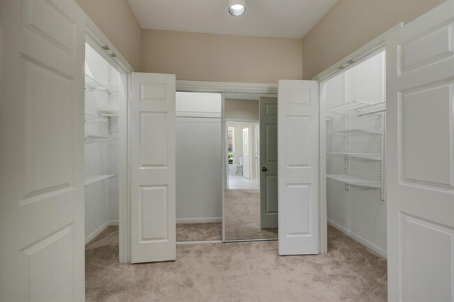 Building Photo - 2400 N Braeswood Blvd