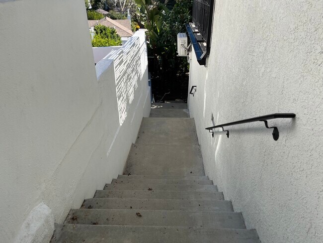 Building Photo - 2250 La Granada Dr