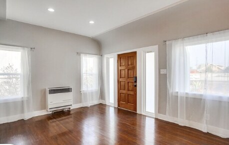 Building Photo - 4909 S Gramercy Pl