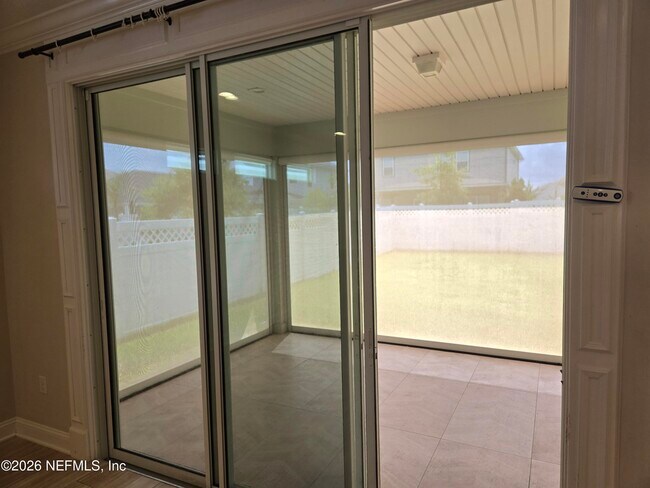 Building Photo - 835 Silver Pine Dr