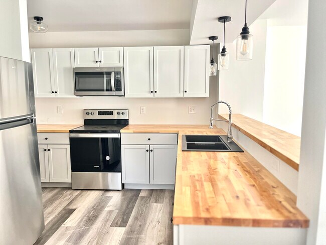 Building Photo - Valley View Estates A