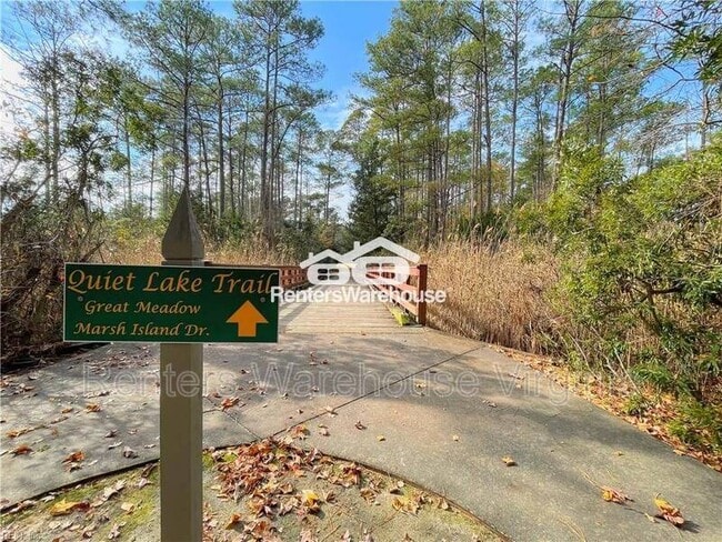 Building Photo - 720 Inlet Quay