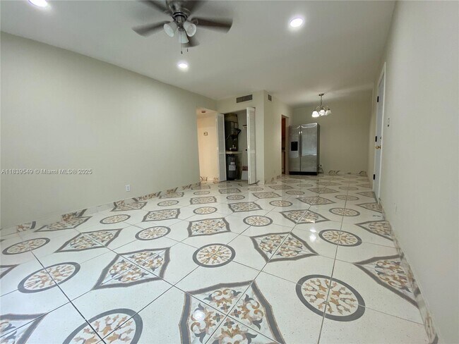 Building Photo - 2607 NW 39th Terrace