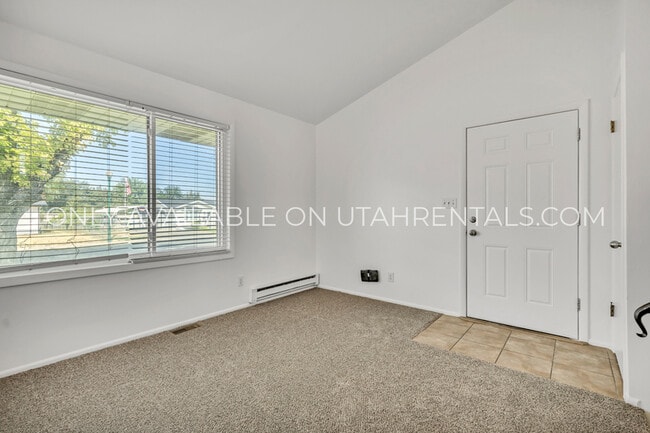 Building Photo - 955 S 100 W