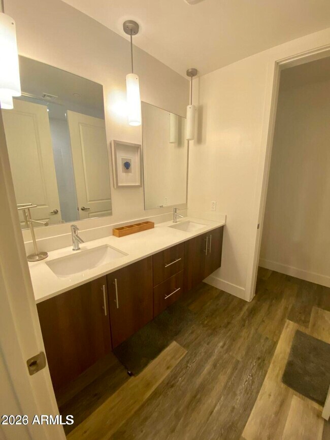 Building Photo - 7300 E Earll Dr