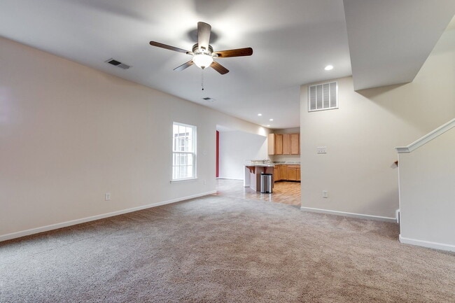 Building Photo - 5920 Regal Crest Terrace