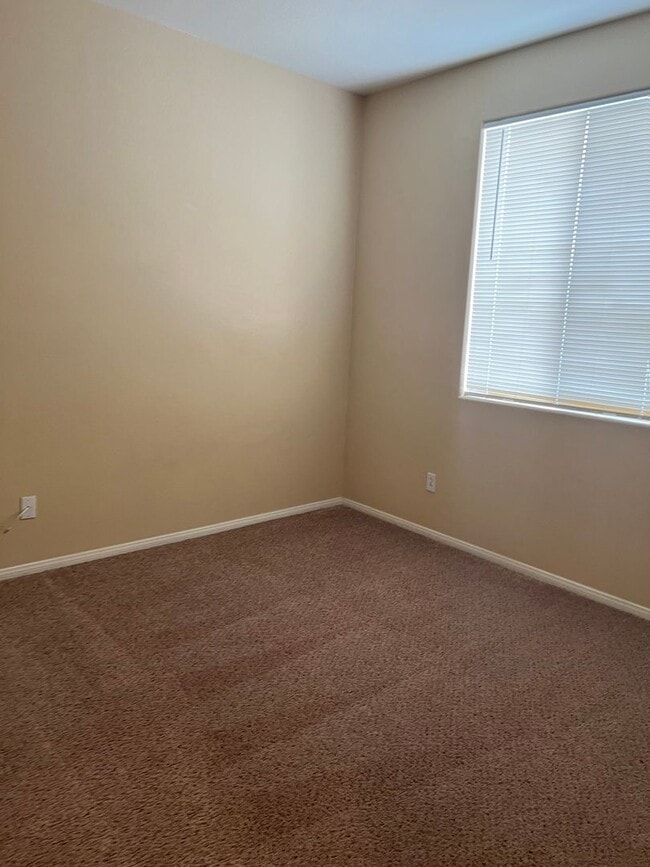 Building Photo - COVENTRY ANTHEM SINGLE STORY HOME!!