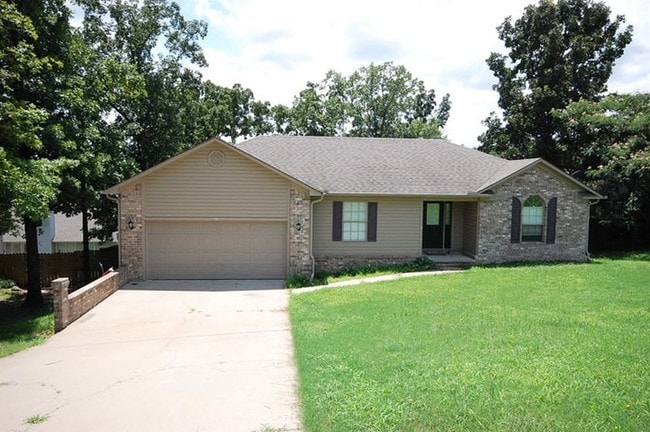 Building Photo - 17 Hillside Cove