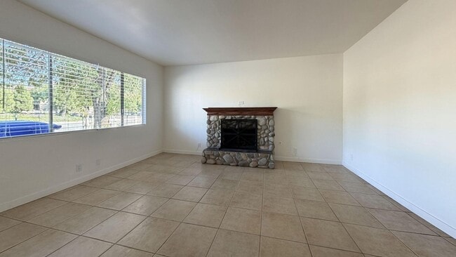 Building Photo - 12704 California St