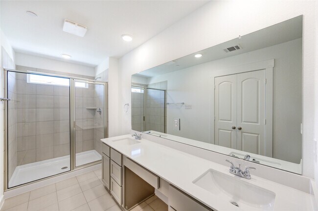 Building Photo - 11910 Carvalho Dr