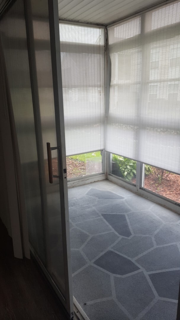 Building Photo - 1st Floor, 3 Bedroom, 2 Bath, Lakeside Con...