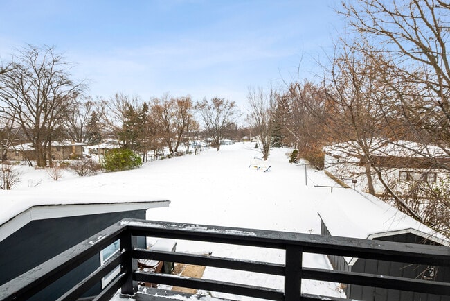 Building Photo - 8342 W Lincoln Hwy