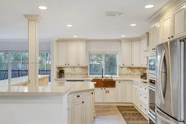 Building Photo - 2120 SW 28th Way