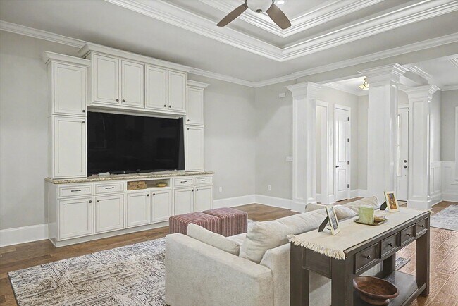 Building Photo - 7492 Sunny Mariana Ct