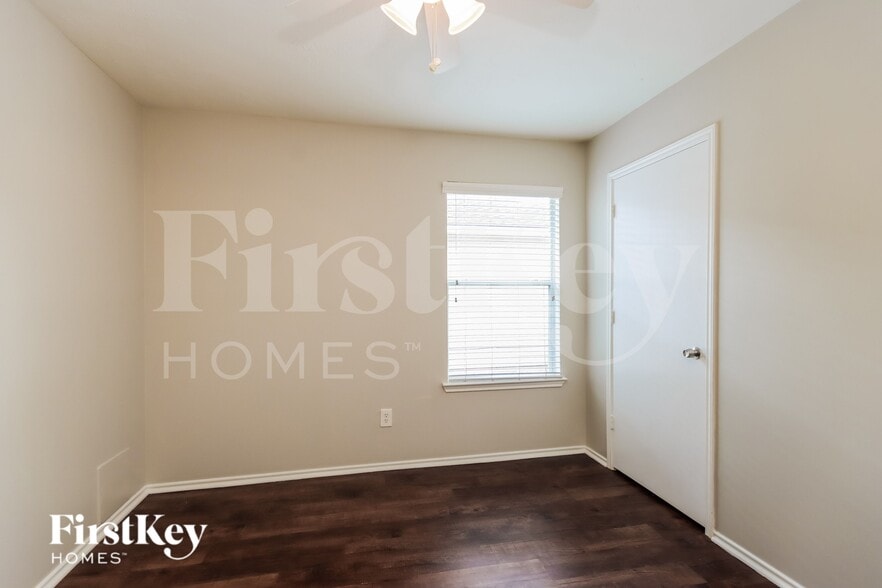 Building Photo - 21231 Wortham Oaks Dr
