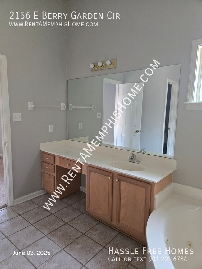 Building Photo - 2156 Berry Garden Cir W