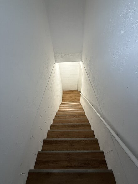 Walkdown - 513 Bernard Ave