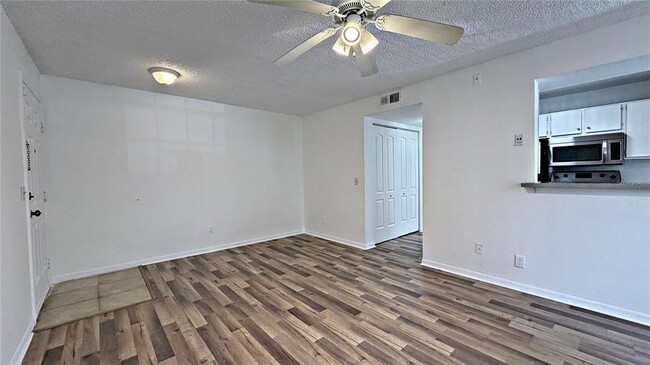 Building Photo - 1037 S Hiawassee Rd