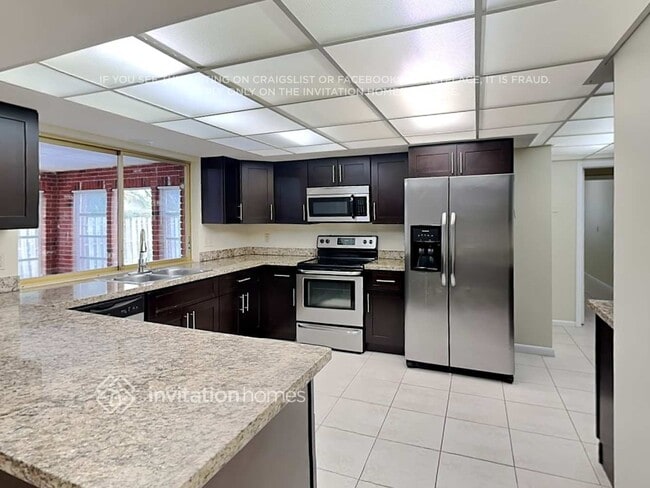 Building Photo - 2005 NE 62nd St