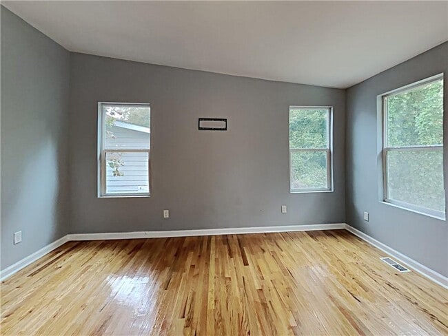 Building Photo - 425 Lanier St NW