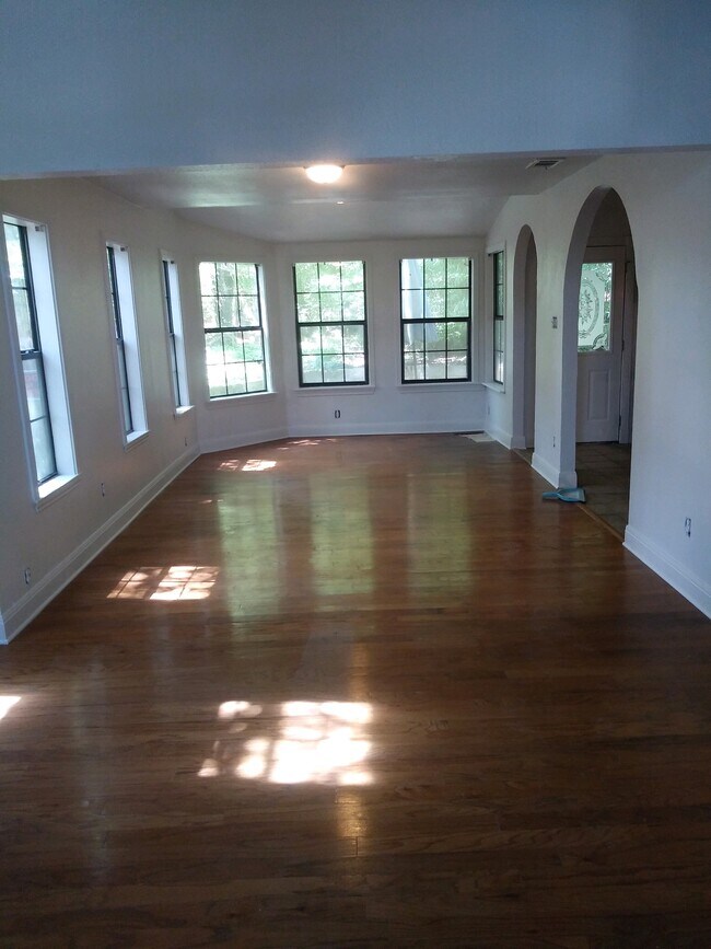 Building Photo - 3321 Thomas Kincheon St