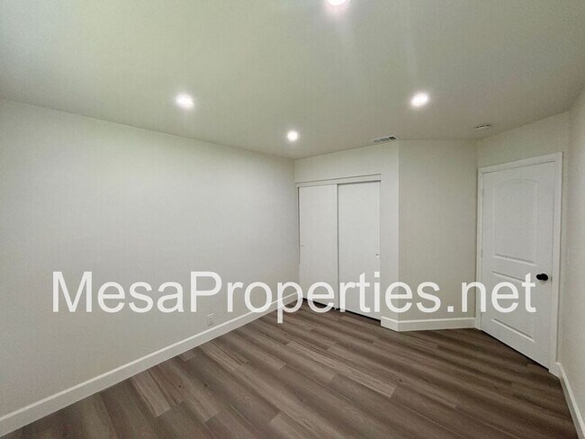 Building Photo - 1617 Fairfax Ct