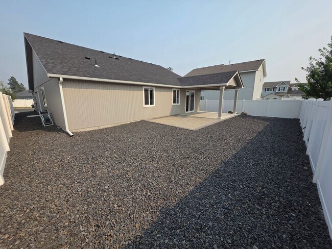 Building Photo - Beautiful home in Airway Heights