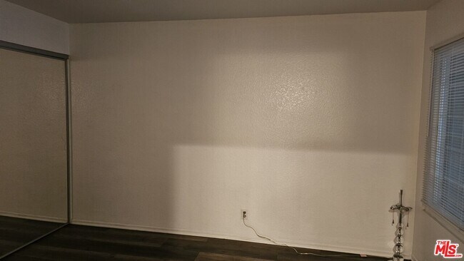 Building Photo - 3851 Amberly Dr