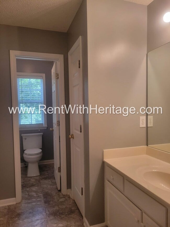 Building Photo - GORGEOUS HOME IN POPULAR HIGHLANDS AT CREEKSIDE GOLF / SWIM / TENNIS COMMUNITY