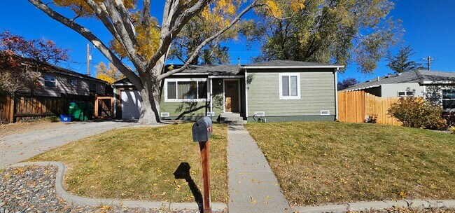 Building Photo - For Rent 2 Bedroom 1 Bathroom 1 Car Garage