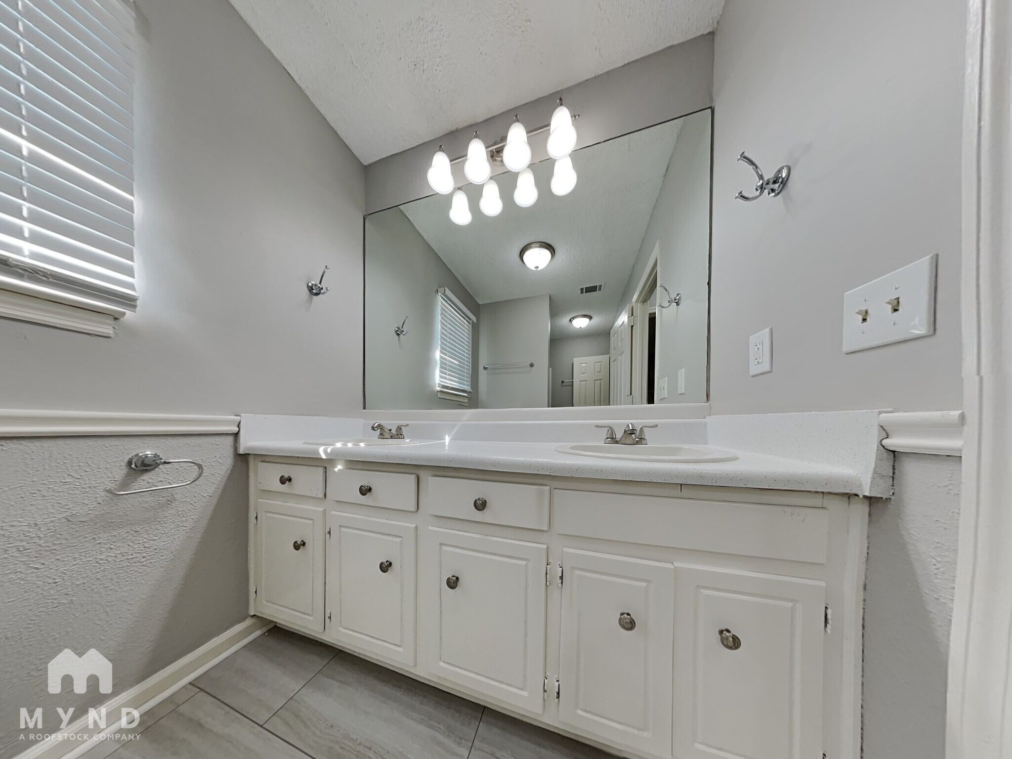 Building Photo - 2981 Owendale Dr