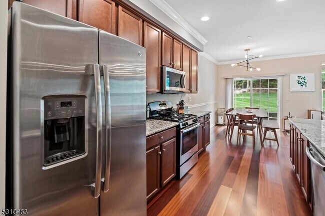 Building Photo - 503 Waterview Ct